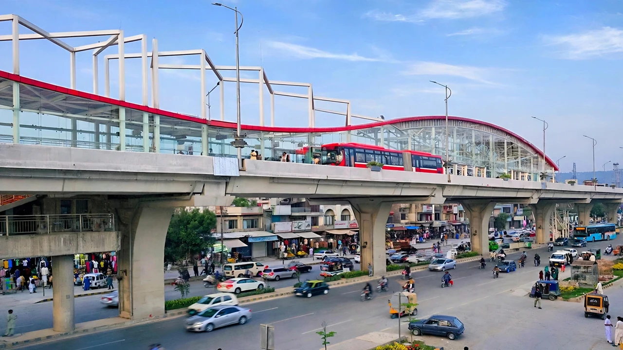 Saddar Metro Station Rawalpindi elevated metro bus station